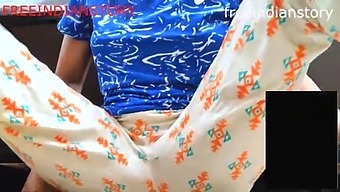 Desi Aunty'S Video Chat In Indian Language