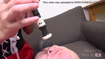 Main Lubang Hidung Lelaki Masochistik Dalam Video Fetish Air Liur
